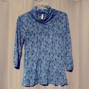 Fossil brand top. 3/4 sleeve blue floral